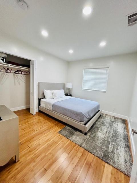 Gated Contemporary 3 Bedroom - 2 Bathroom Home In South La Plus Parking Los Angeles Luaran gambar