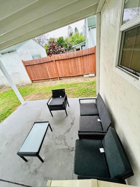 Gated Contemporary 3 Bedroom - 2 Bathroom Home In South La Plus Parking Los Angeles Luaran gambar